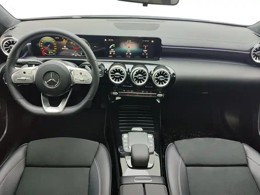 Mercedes-Benz A-Class 2022 — фото 12