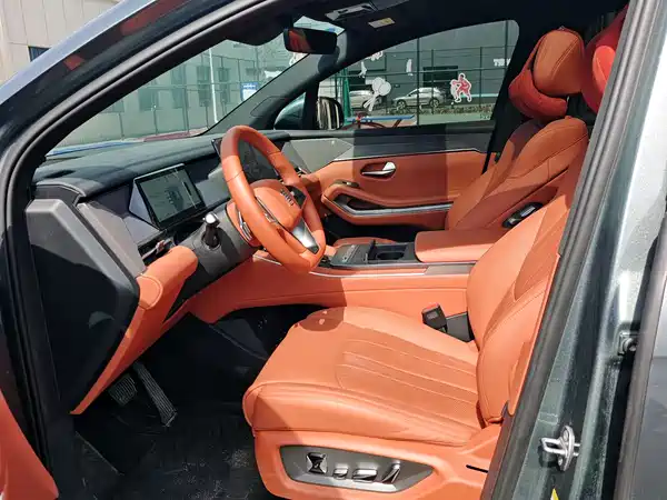 BYD Tang L 2025