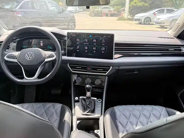 Volkswagen Sagitar 2024