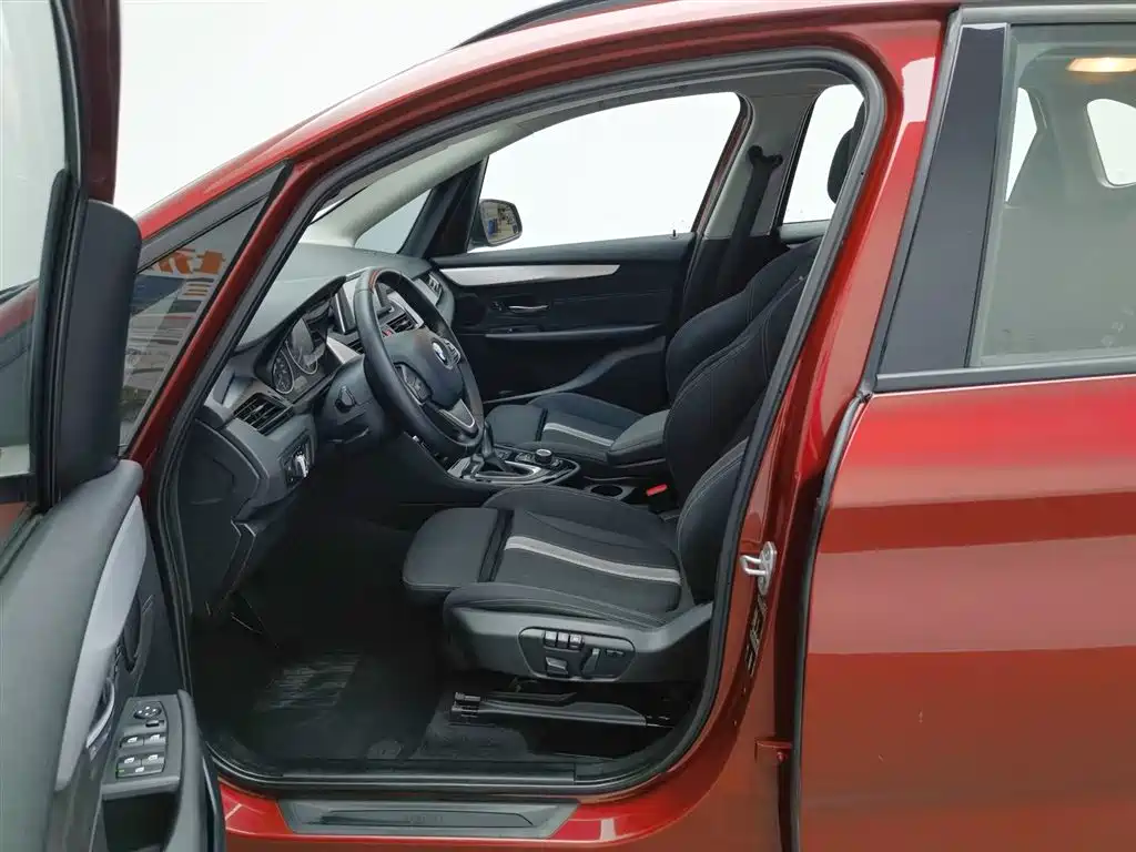 BMW 2 Series Active Tourer 2016 — фото 10