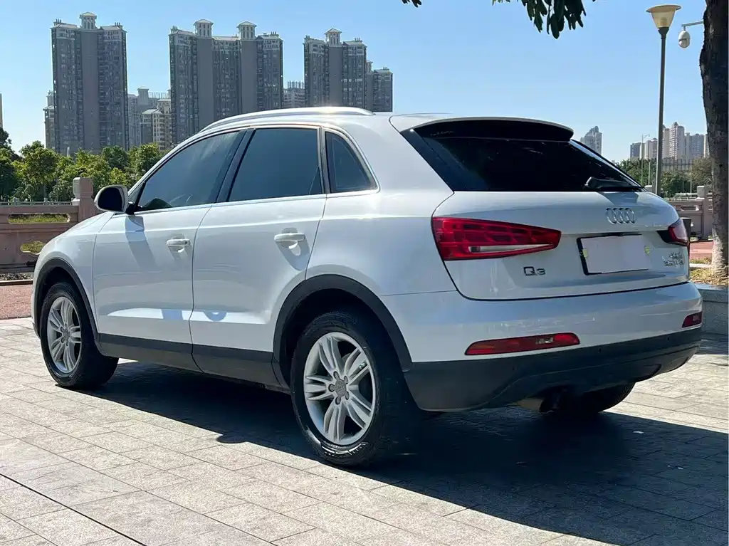 Audi Q3 2015 — фото 9