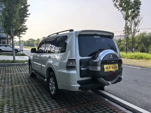 Mitsubishi Pajero 2019