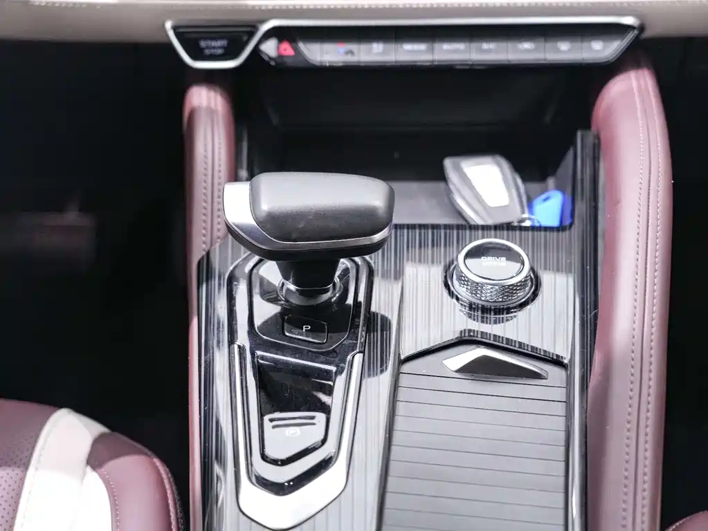 Geely Xingyue L 2023 — фото 13