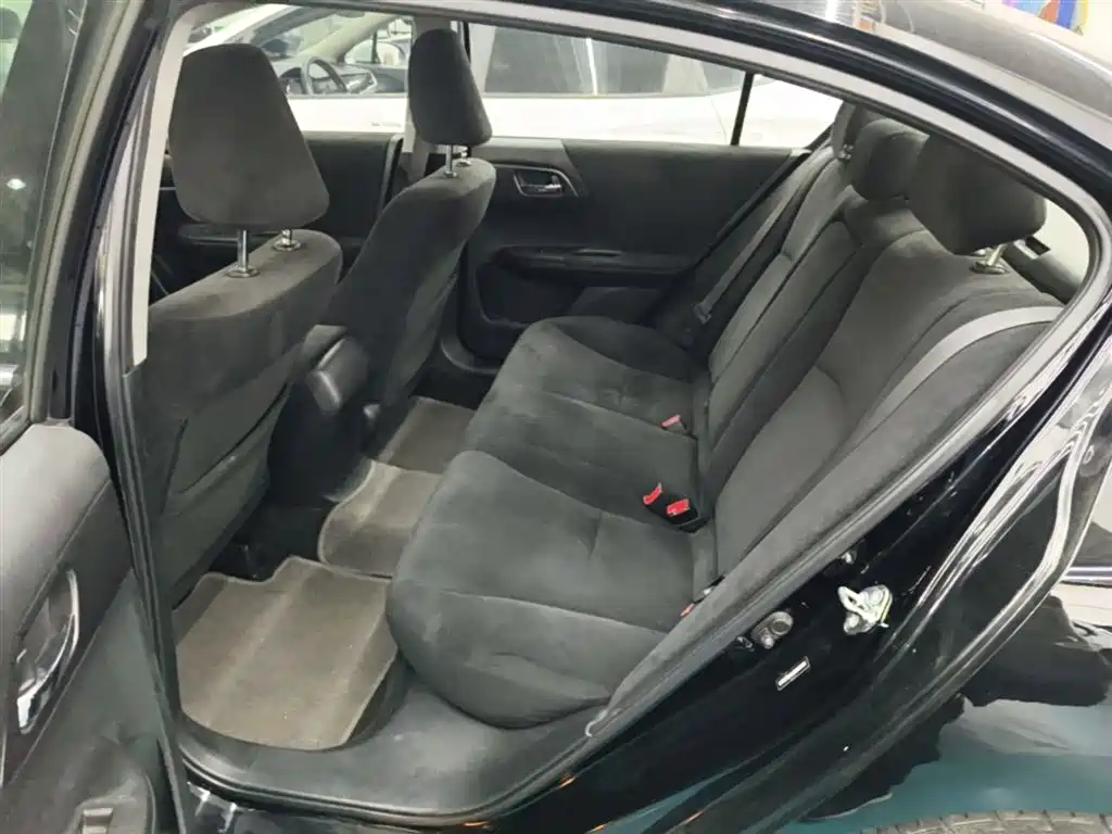 Honda Accord 2014 — фото 17