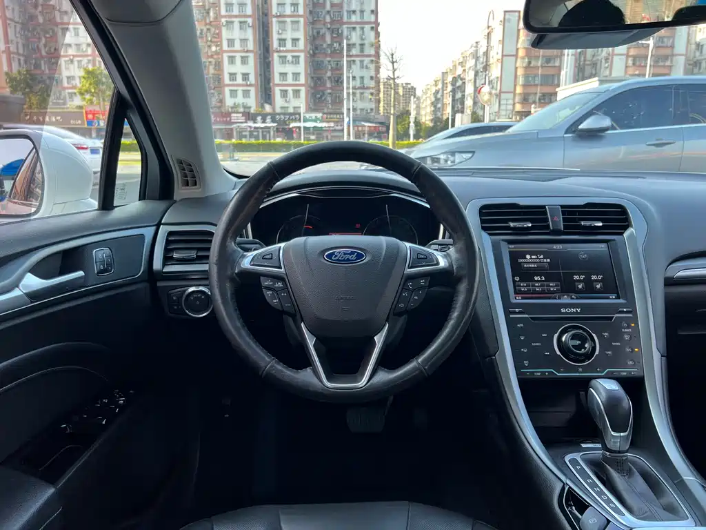 Ford Mondeo 2016 — фото 19
