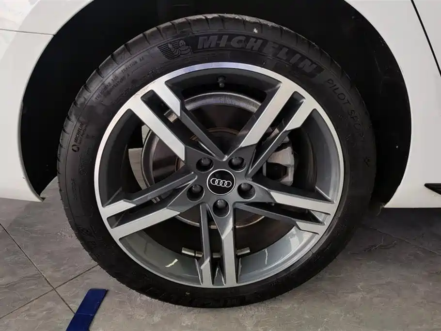 Audi A4L 2023