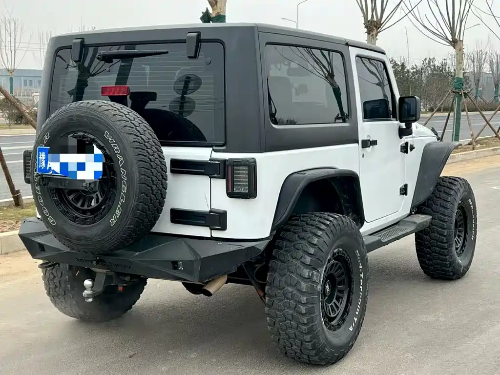 Jeep Wrangler 2013 — фото 9