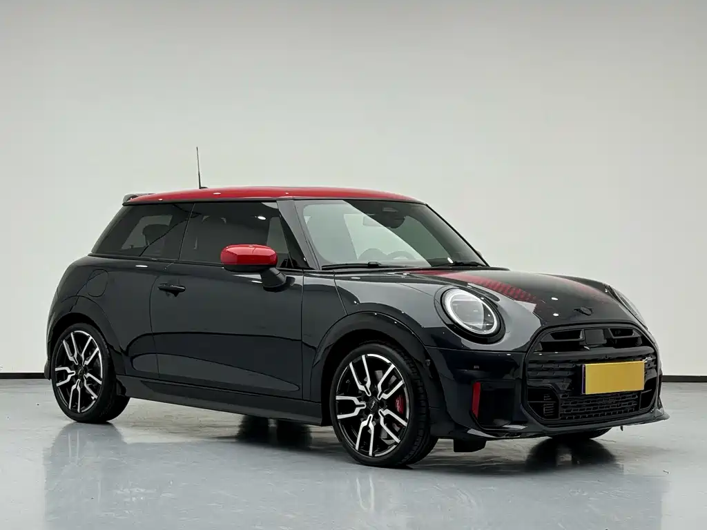 MINI JCW 2025 — фото 3