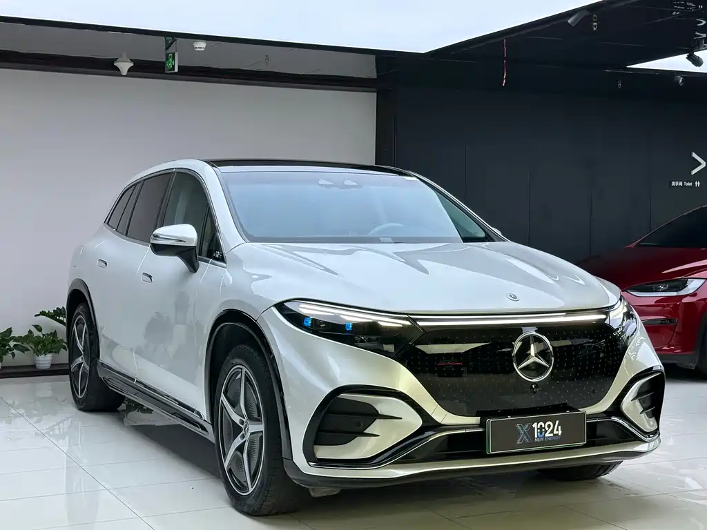 Mercedes-Benz EQS SUV 2023 — фото 3