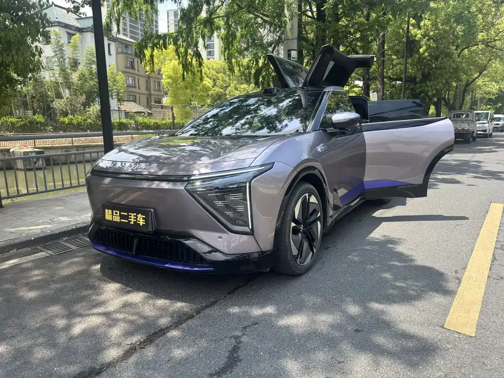 HiPhi Y 2023
