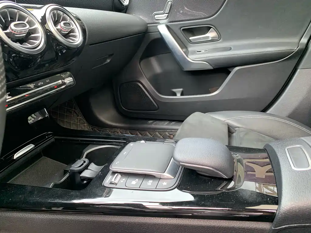 Mercedes-Benz A-Class 2020 — фото 21