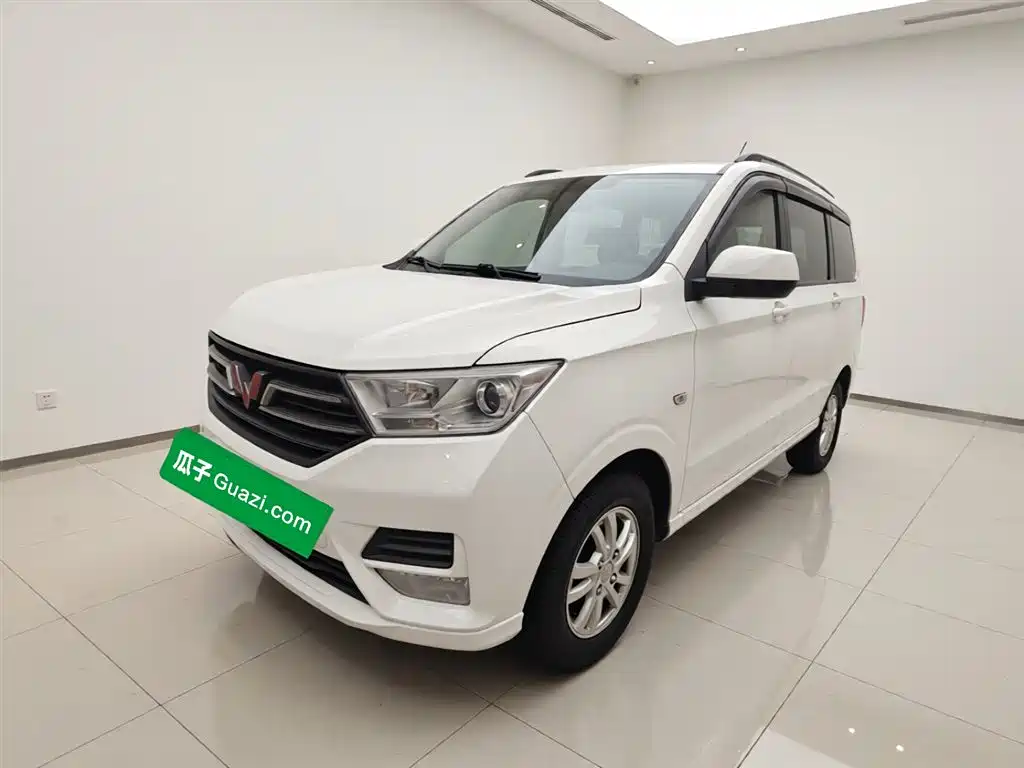 Wuling Hongguang 2019 — фото 2