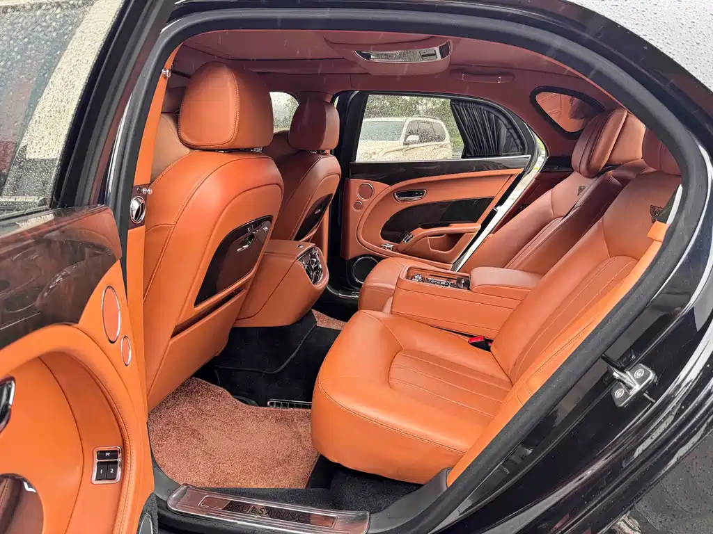 Bentley Mulsanne 2015 — фото 9