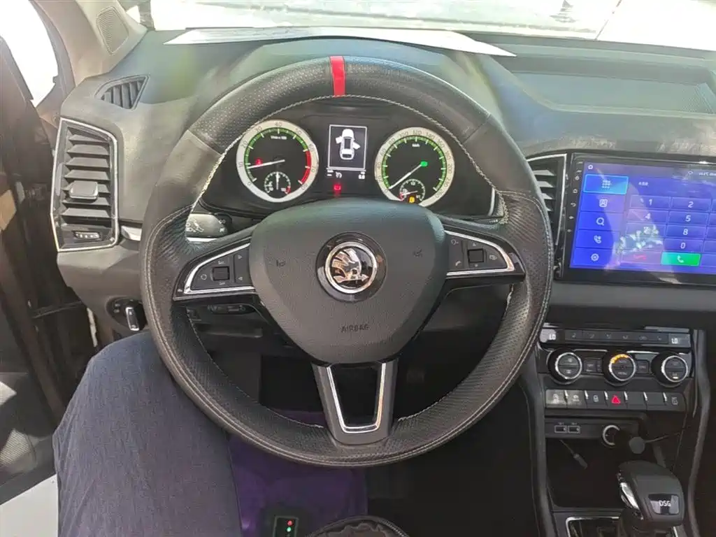Skoda Karoq 2018 — фото 11