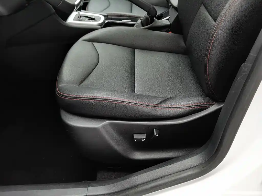Citroën C4L 2016 — фото 20