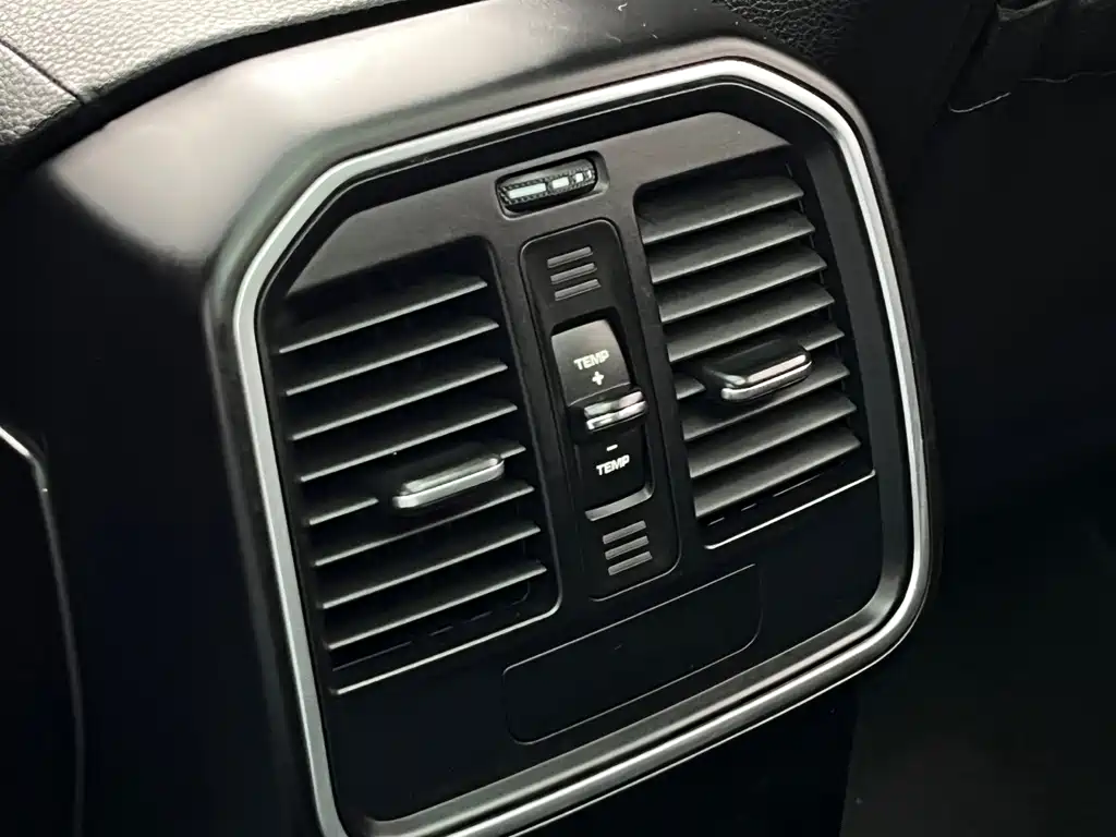 Porsche Macan 2018 — фото 14
