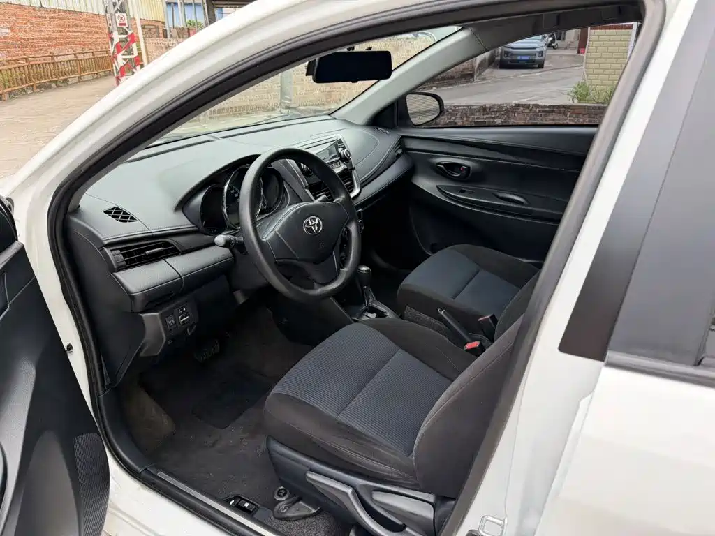 Toyota Yaris L 2019