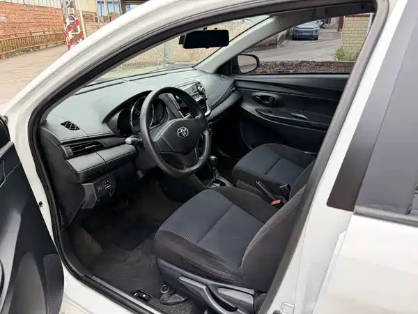 Toyota Yaris L 2019