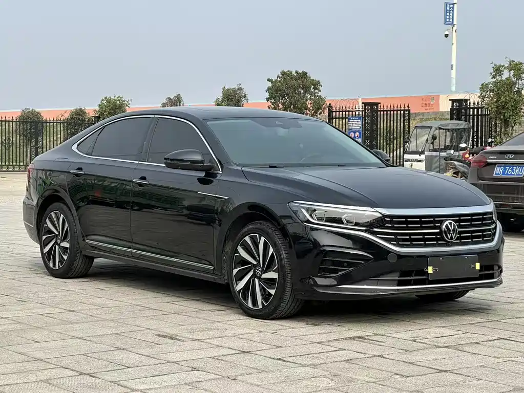 Volkswagen Passat 2022 — фото 3