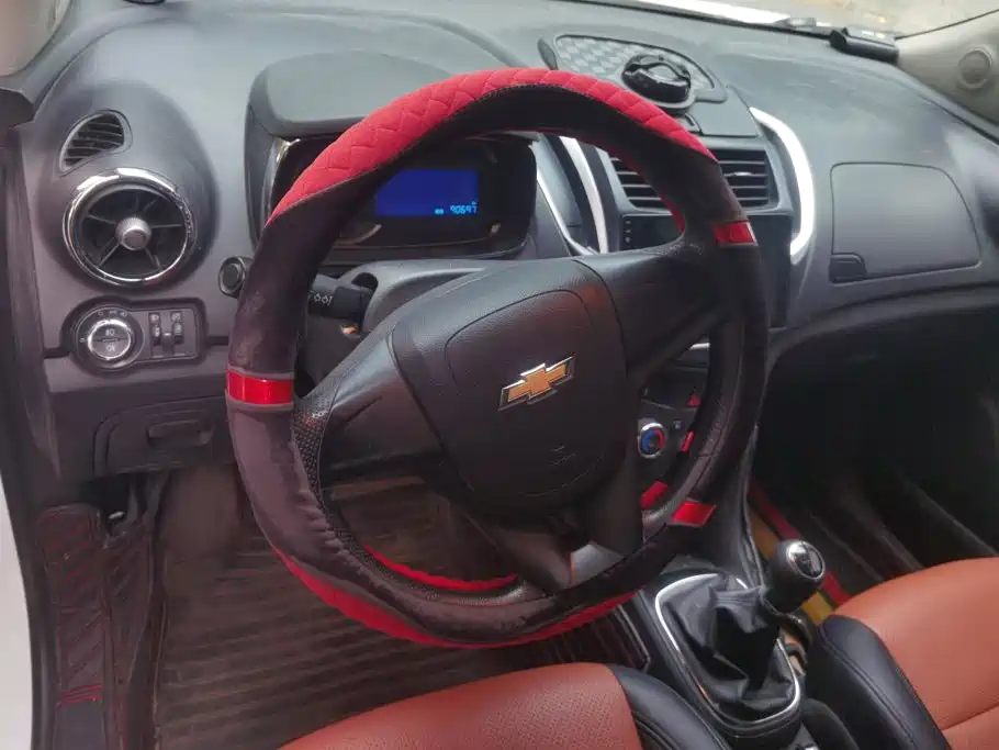 Chevrolet Trax 2015 — фото 12