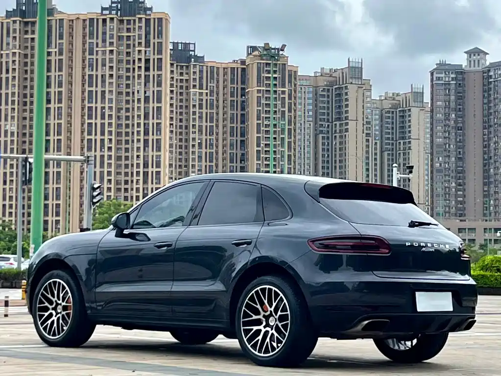 Porsche Macan 2018 — фото 9