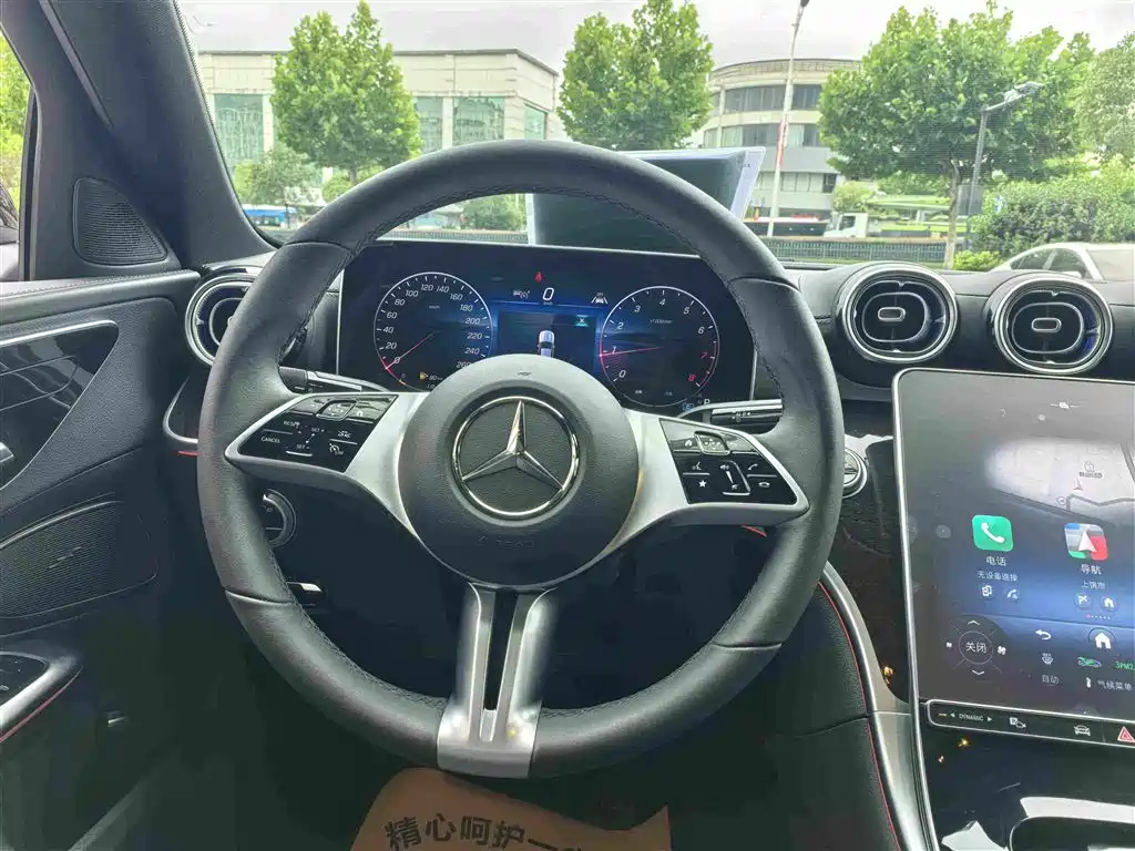 Mercedes-Benz C-Class 2025 — фото 10