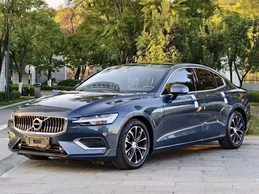 Volvo S60 2021 — фото 1
