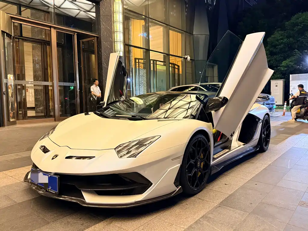 Lamborghini Aventador 2017