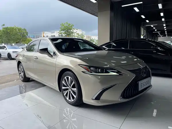 Lexus ES 2019