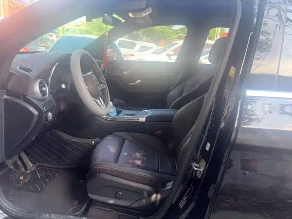 Mercedes-Benz GLC 2023