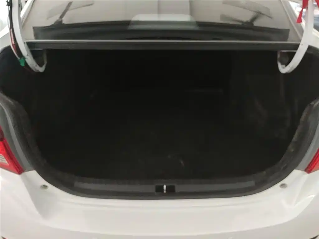 Toyota Yaris L 2019 — фото 19