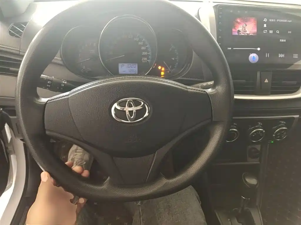 Toyota Yaris L 2019 — фото 11