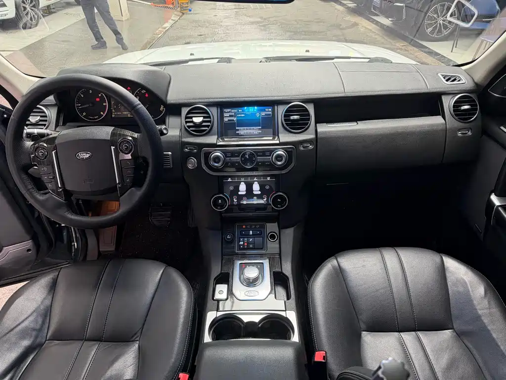Land Rover Discovery 2015 — фото 11