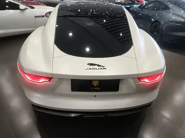 Jaguar F-TYPE 2024