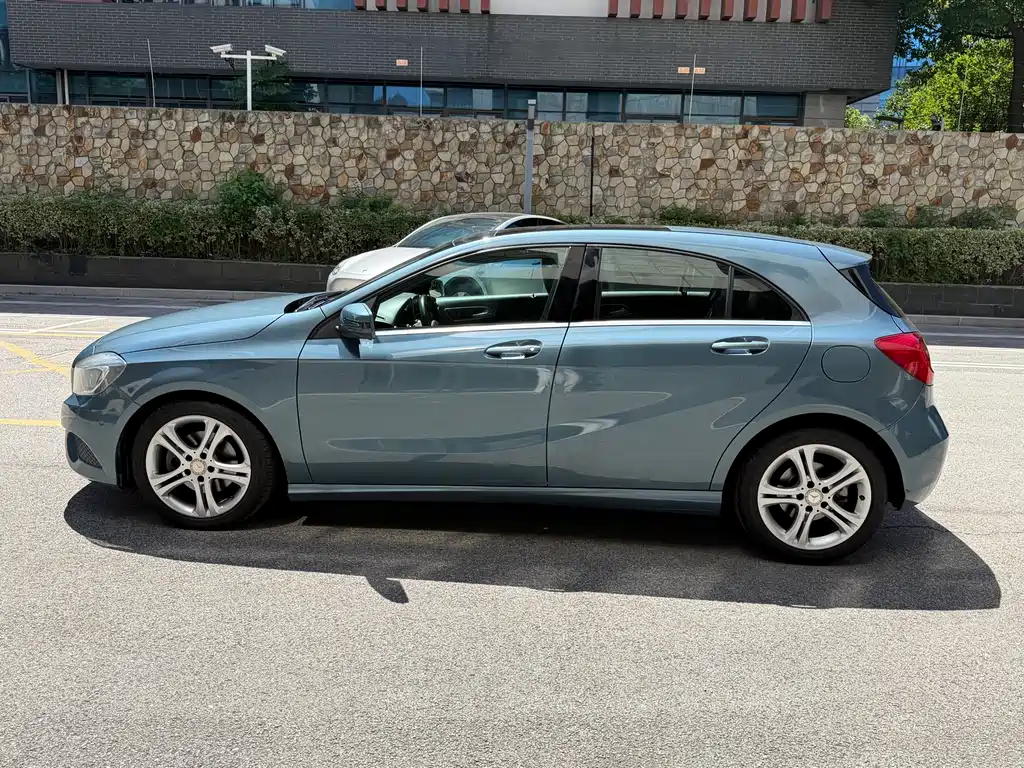Mercedes-Benz A-Class 2015 — фото 15