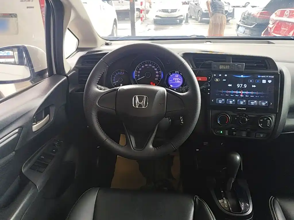 Honda Fit 2016 — фото 11