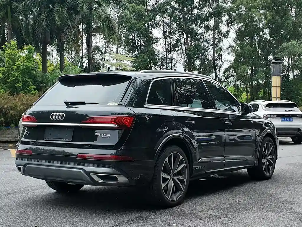 Audi Q7 2021 — фото 10