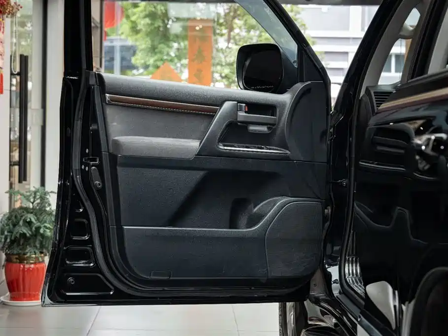 Toyota Land Cruiser 2019 — фото 11