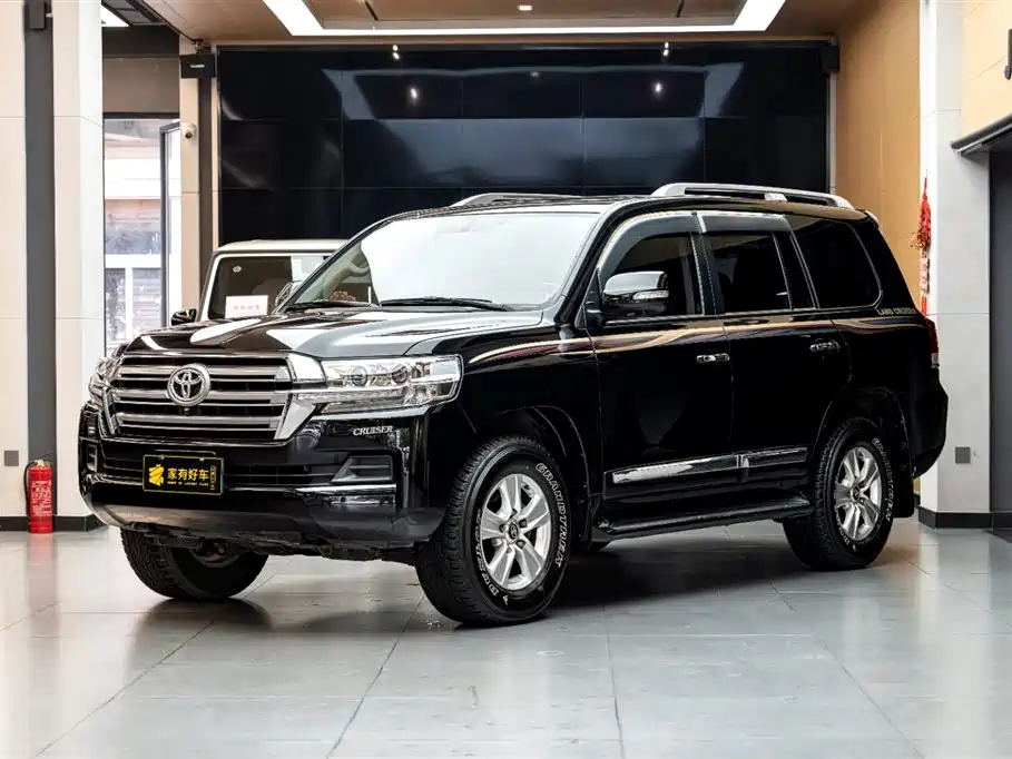 Toyota Land Cruiser 2019 — фото 1