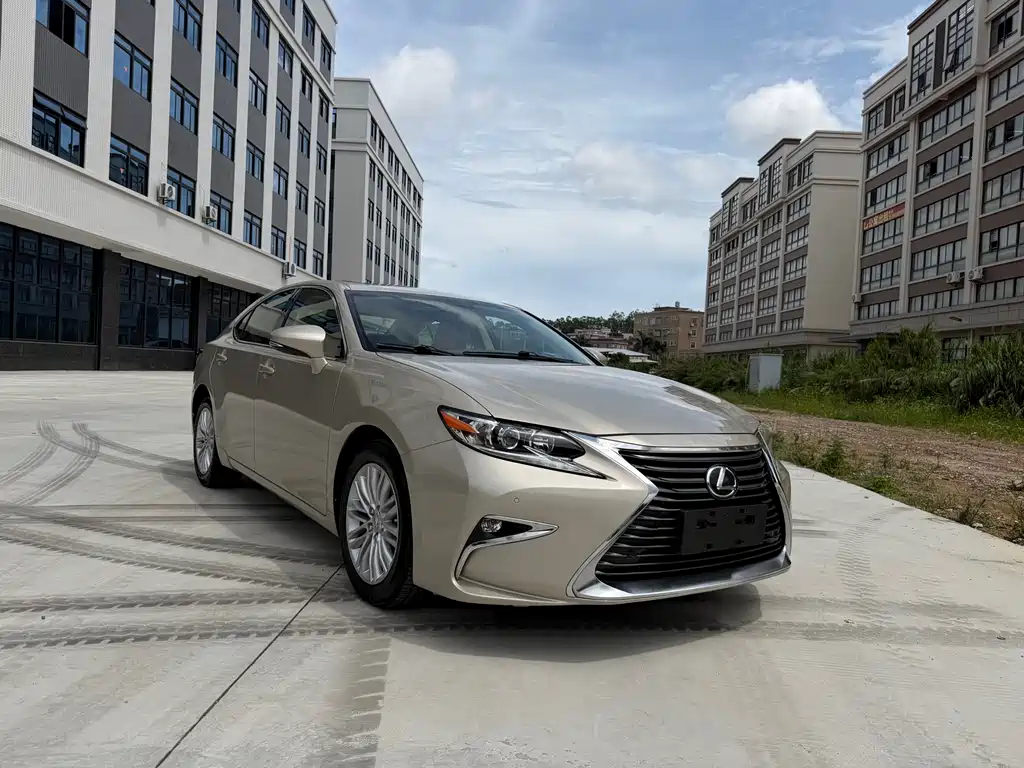 Lexus ES 2015 — фото 3