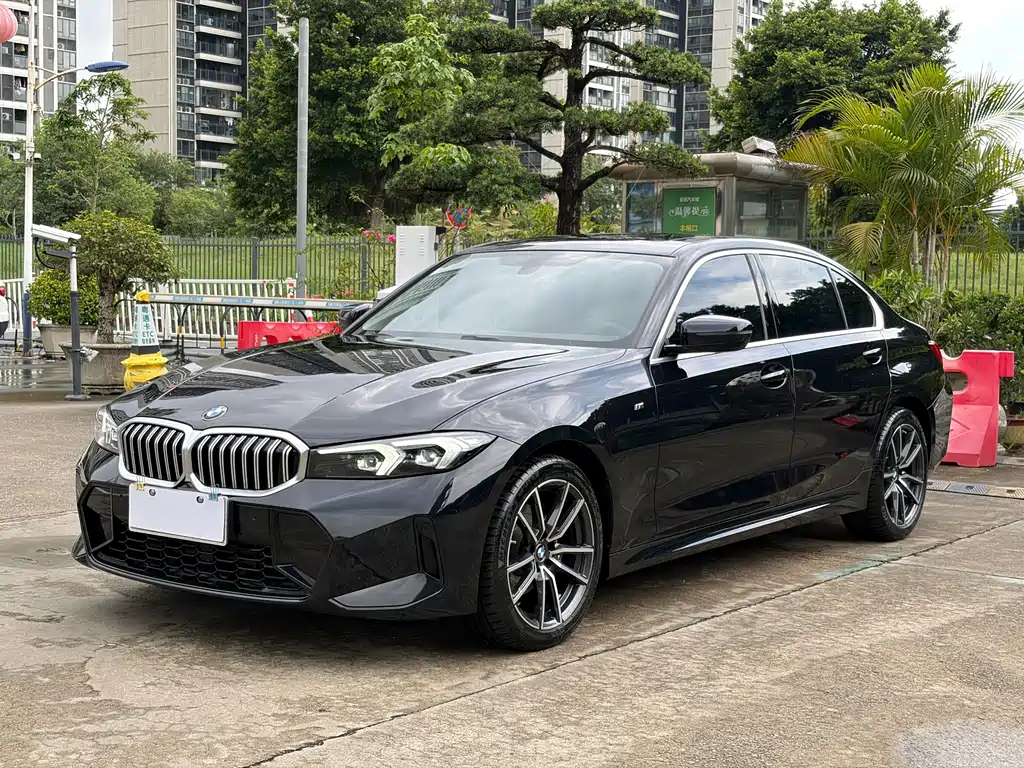 BMW 3 Series 2024 — фото 1