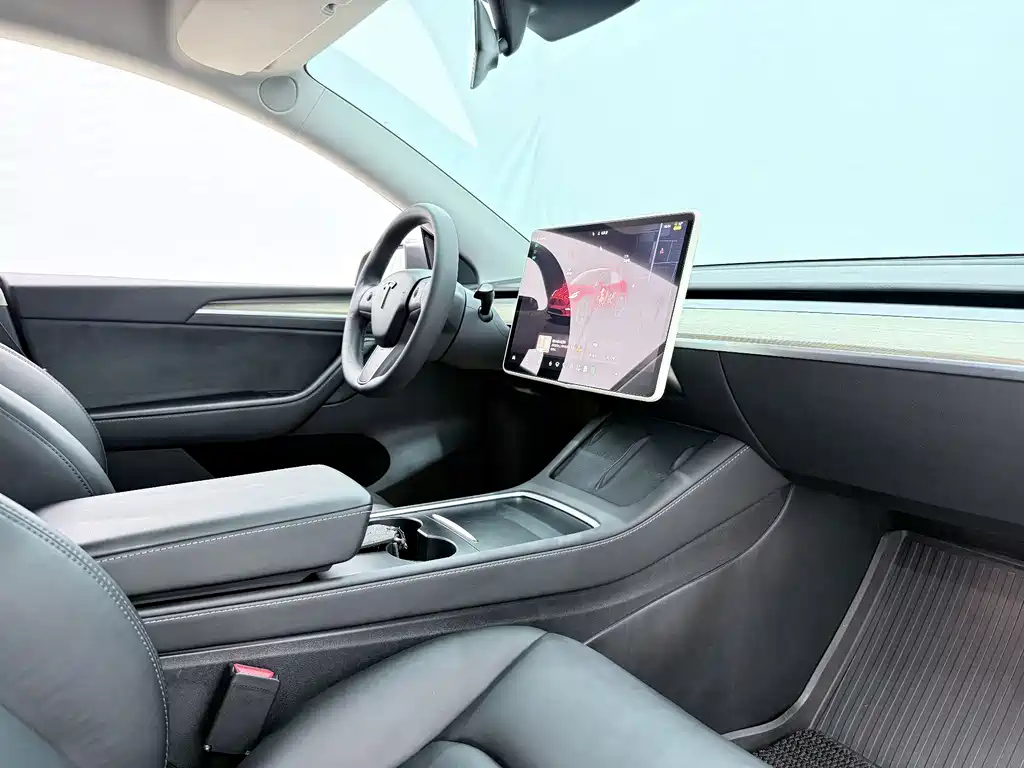 Tesla Model Y 2022 — фото 10