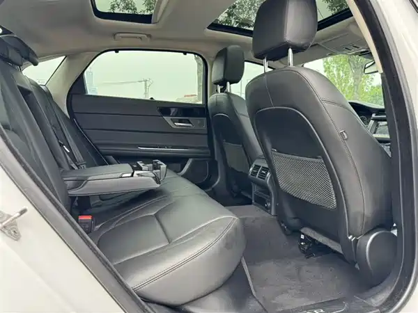 Jaguar XFL 2020