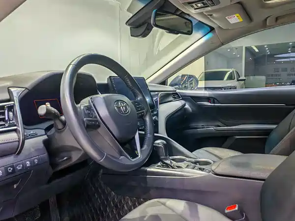 Toyota Camry 2021