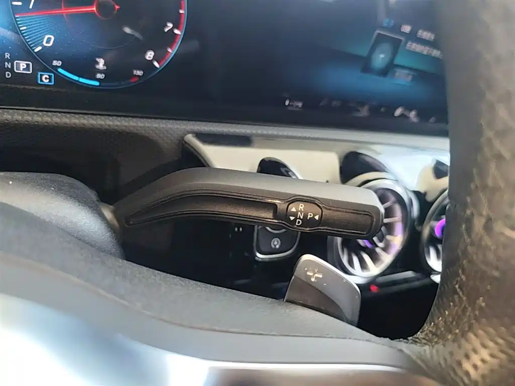 Mercedes-Benz A-Class 2023 — фото 14