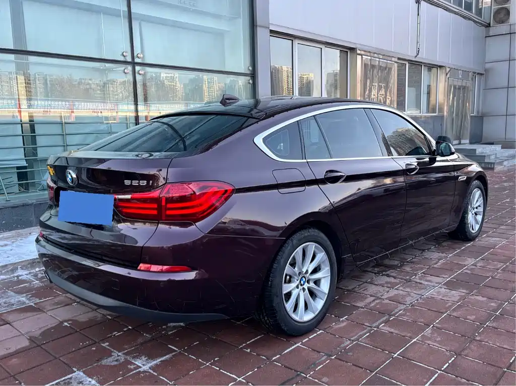 BMW 5 Series GT 2016 — фото 4