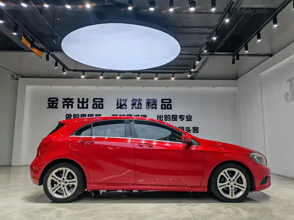 Mercedes-Benz A-Class 2015 — фото 10
