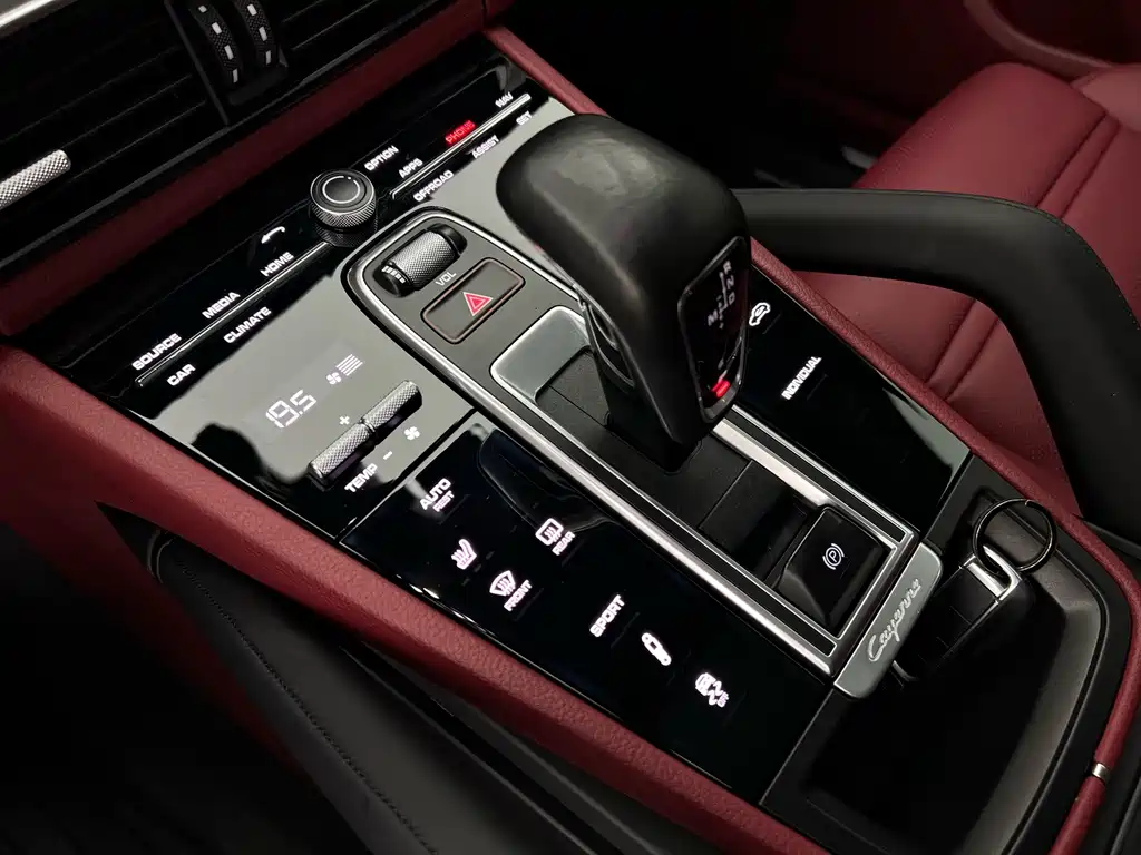 Porsche Cayenne 2018 — фото 12