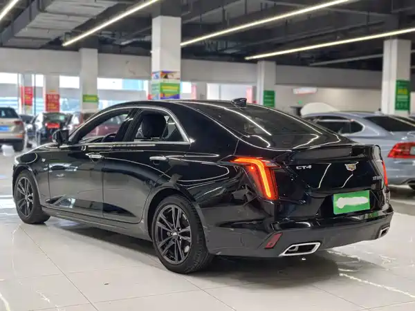 Cadillac CT4 2022