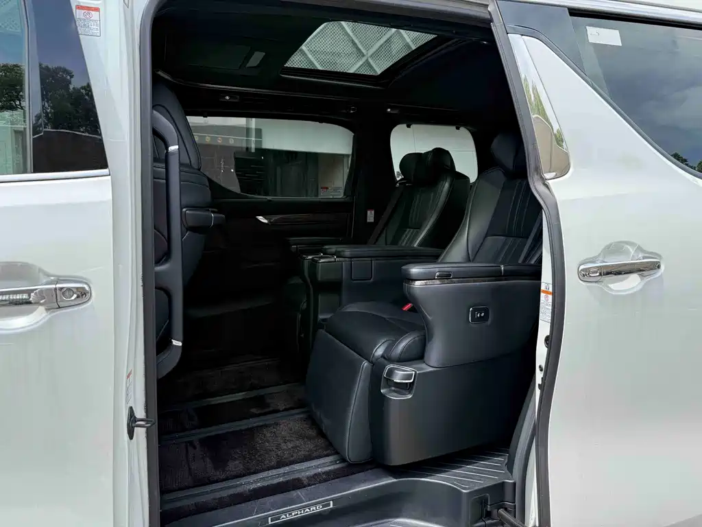 Toyota Alphard 2018 — фото 5